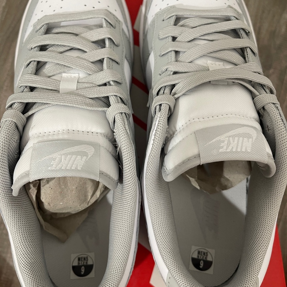 Nike Classic Gray and White Low-Tops - Picture 2 of 4